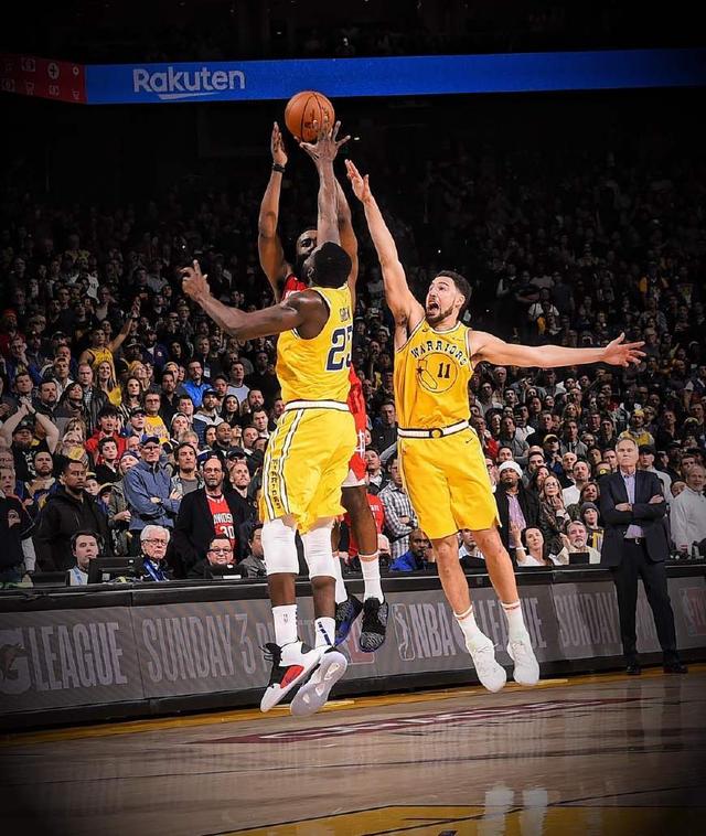 TA：曼城的防守相当稳固；皇马终于踢出了一场有内容的比赛（TA：曼城防守稳如磐石，皇马终于踢出一场有质量的比赛）