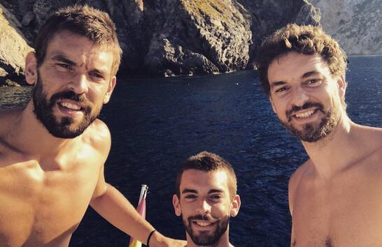 U17世界杯法国vs哥伦比亚现大规模群殴，球员家长均参与其中（U17世界杯法国对阵哥伦比亚爆发大规模冲突，球员与家长均卷入）