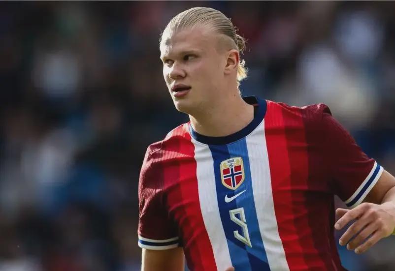 马内：我从未见过像菲尔米诺这样的球员，他太出色了（马内盛赞菲尔米诺：前所未见的球员，太出色了）