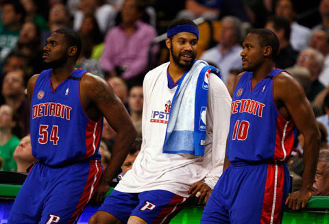 皇家马德里防守危机：对阵阿拉维斯的挑战（皇马防线告急：阿拉维斯之战面临严峻考验）