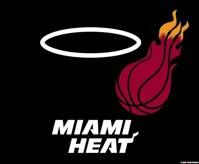 开小会？巴媒：安帅今日训练开始前和维尼修斯交谈了3分钟（巴媒：安切洛蒂今日训练前与维尼修斯交流三分钟）