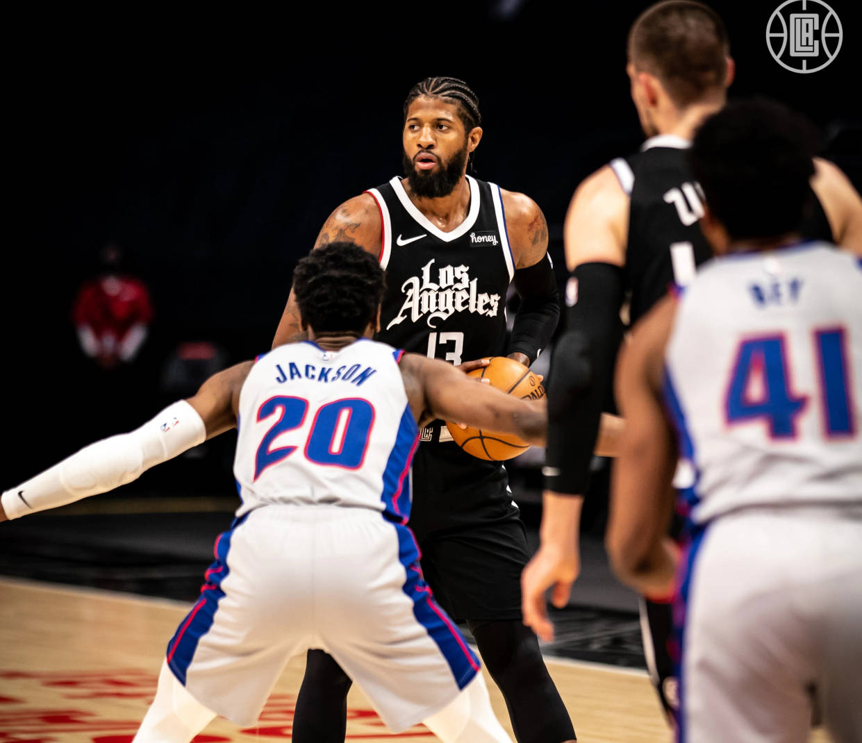 辽宁输广州！俞泽辰+3外尽力，奥利弗攻守全崩，王岚嵚付豪太铁！（辽宁不敌广州！俞泽辰独木难支，奥利弗攻防失准，王岚嵚与付豪手感冰冷）