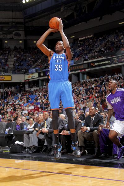 布伦森半场26分创赛季新高，常规赛25+次数比肩甜瓜（布伦森半场砍下26分刷新赛季新高，25+场次追平甜瓜）