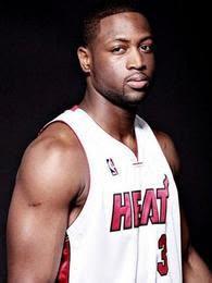 法尔克：拜仁不着急推进诺伊尔续约，打算在他40岁生日前后谈（法尔克：拜仁暂不急于与诺伊尔续约，预计将于其40岁生日前后商谈）