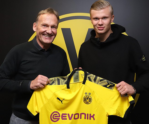 英媒：费迪南德称卢克-肖在曼联有重要地位，他需要证明自己