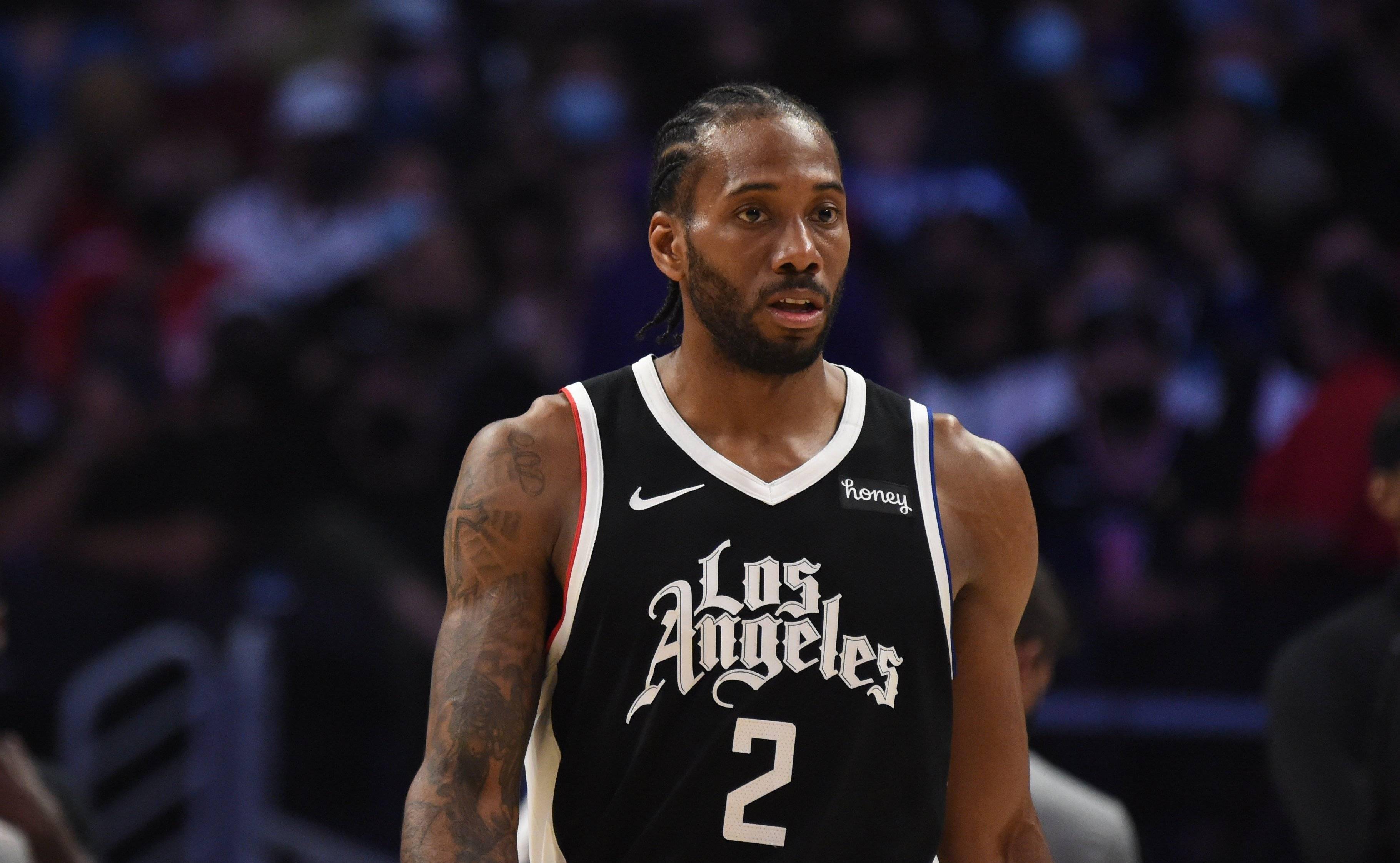 罗马3-1客胜克雷莫内塞登顶意甲，苏莱、埃文-弗格森、利马破门（罗马客场3-1击退克雷莫内塞登顶意甲榜首，苏莱、埃文-弗格森、利马相继建功）