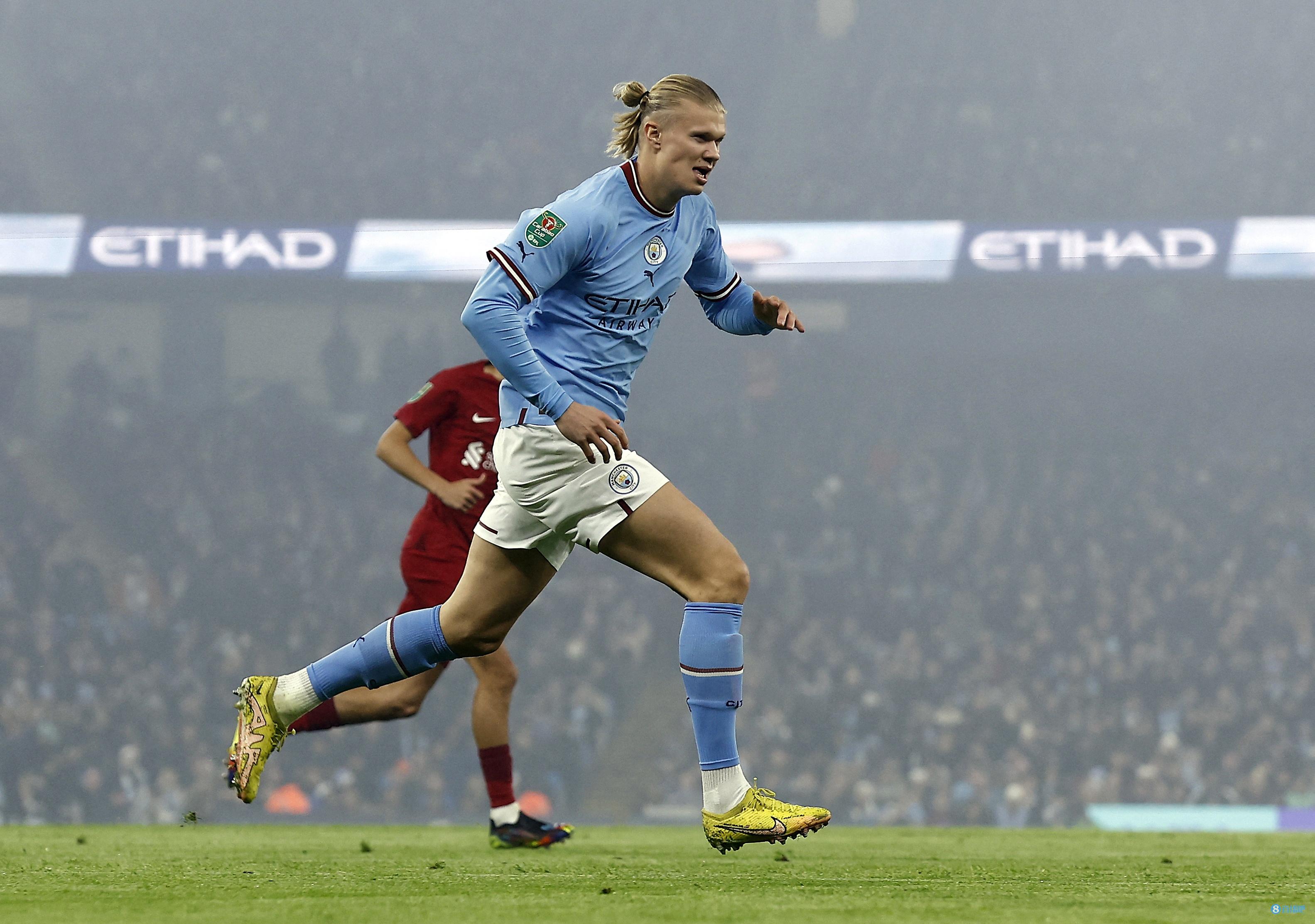 皇马推出漫威联名服饰，弗兰和卡雷拉斯进行了上身体验（皇马发布漫威联名系列，弗兰与卡雷拉斯试穿亮相）