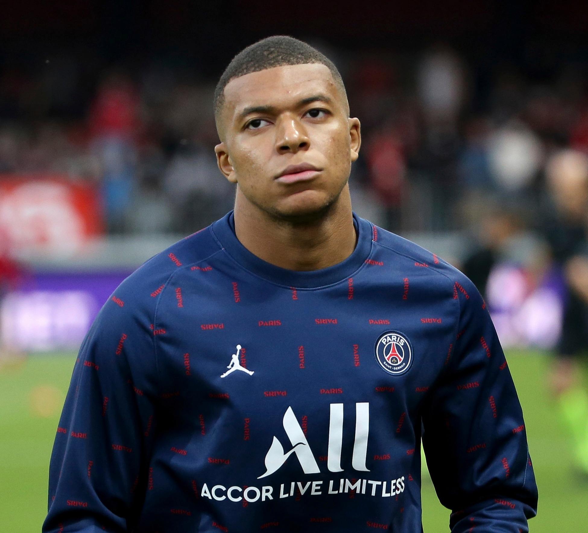 记者：吉乌飞往桑德兰的航班被推迟，但交易没告吹（记者：吉乌赴桑德兰航班延误，交易未受影响）