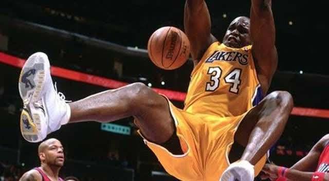 每体：对阵阿拉维斯，诺坎普的客队看台从南边换到了北边（每体：战阿拉维斯，诺坎普客队看台由南侧调整至北侧）