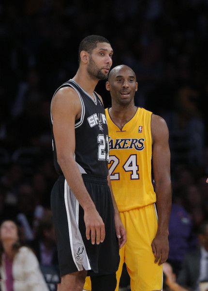 致敬李惠堂，赞助商犀旺送给魏祥鑫一颗柚子足球（犀旺致敬李惠堂，为魏祥鑫赠送一颗柚子足球）