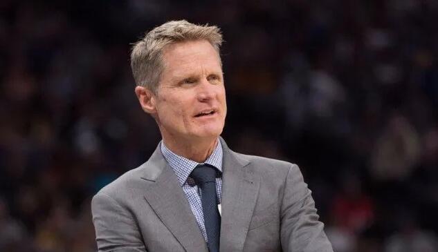 记者：恩昆库在冬窗的未来值得关注；米兰会和经纪人谈莱万（记者称：冬窗恩昆库动向成焦点，米兰将与莱万经纪人会谈）