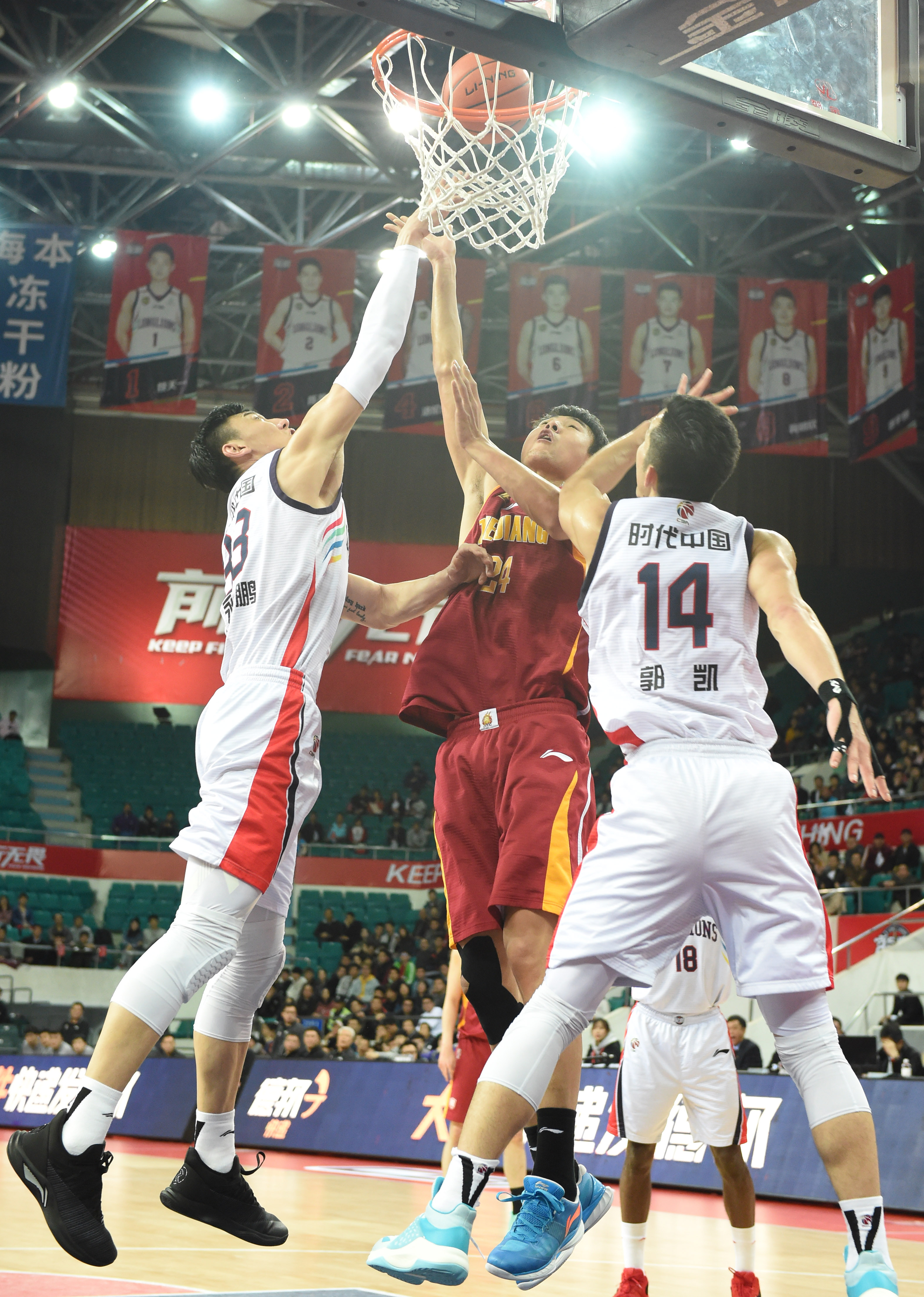 马竞战国米大名单：小蜘蛛领衔，小西蒙尼回归，奥布拉克缺阵（马竞公布战国米名单：小蜘蛛领衔出征，小西蒙尼归队，奥布拉克缺席）