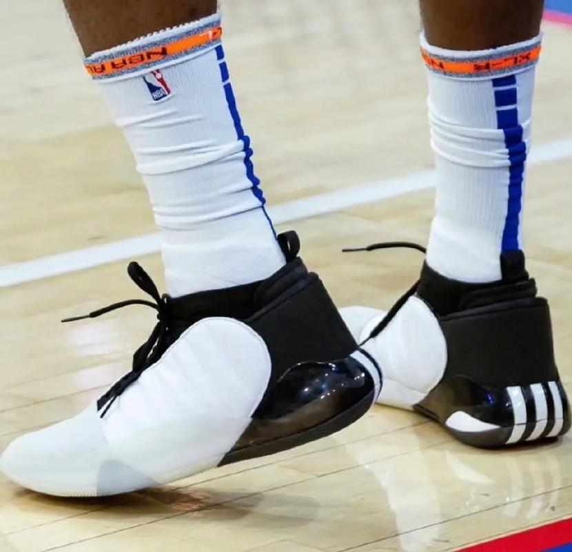 斯洛特：萨拉赫一直对俱乐部和队友很重要，队友有事不会愉快（斯洛特：萨拉赫始终是俱乐部和更衣室的关键，队友有事总难言愉快）