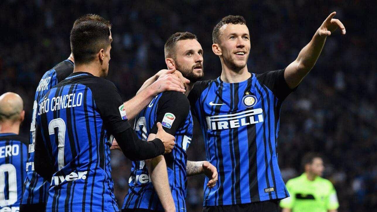 西甲战报：亚马尔传射，奥尔莫双响，巴塞罗那3-1阿拉维斯（西甲：奥尔莫梅开二度，亚马尔传射，巴萨3-1力克阿拉维斯）